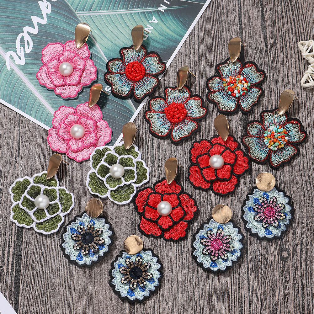 Fashion Personality Exaggerated  Daisy Flower Earrings display picture 6