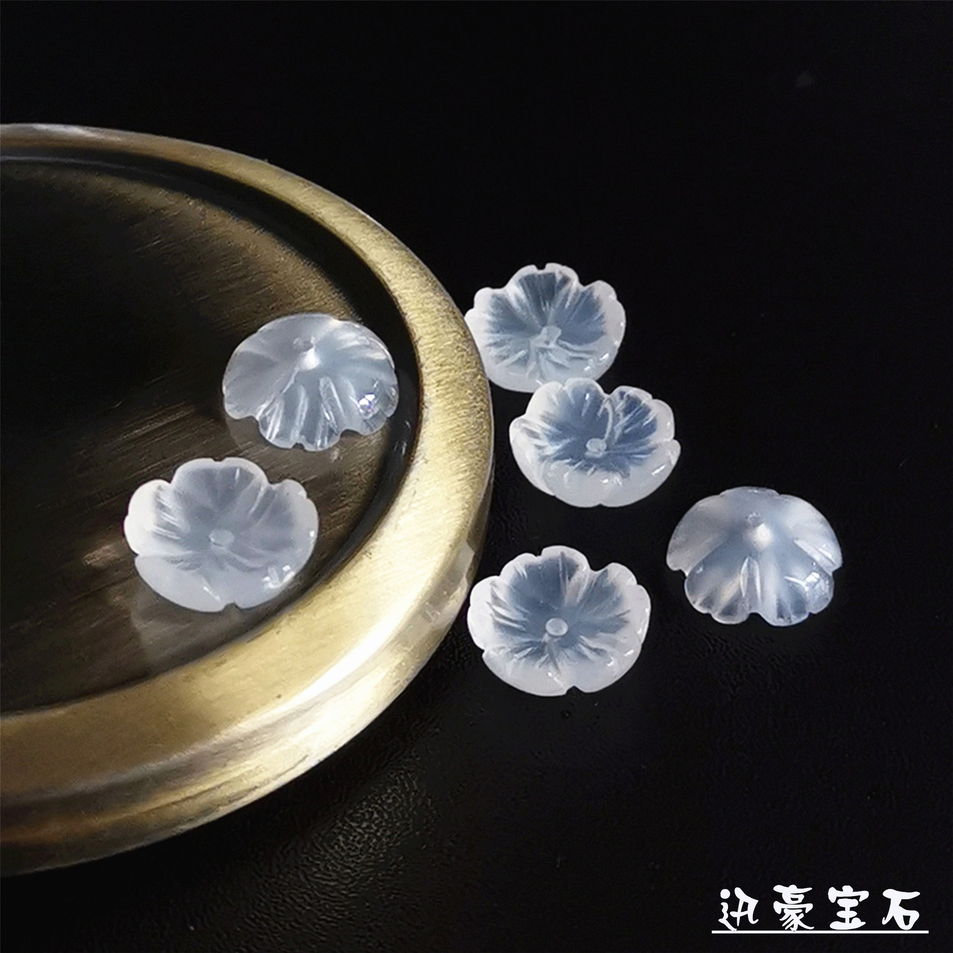 Three dimensional ethnic fashionable accessories white jade