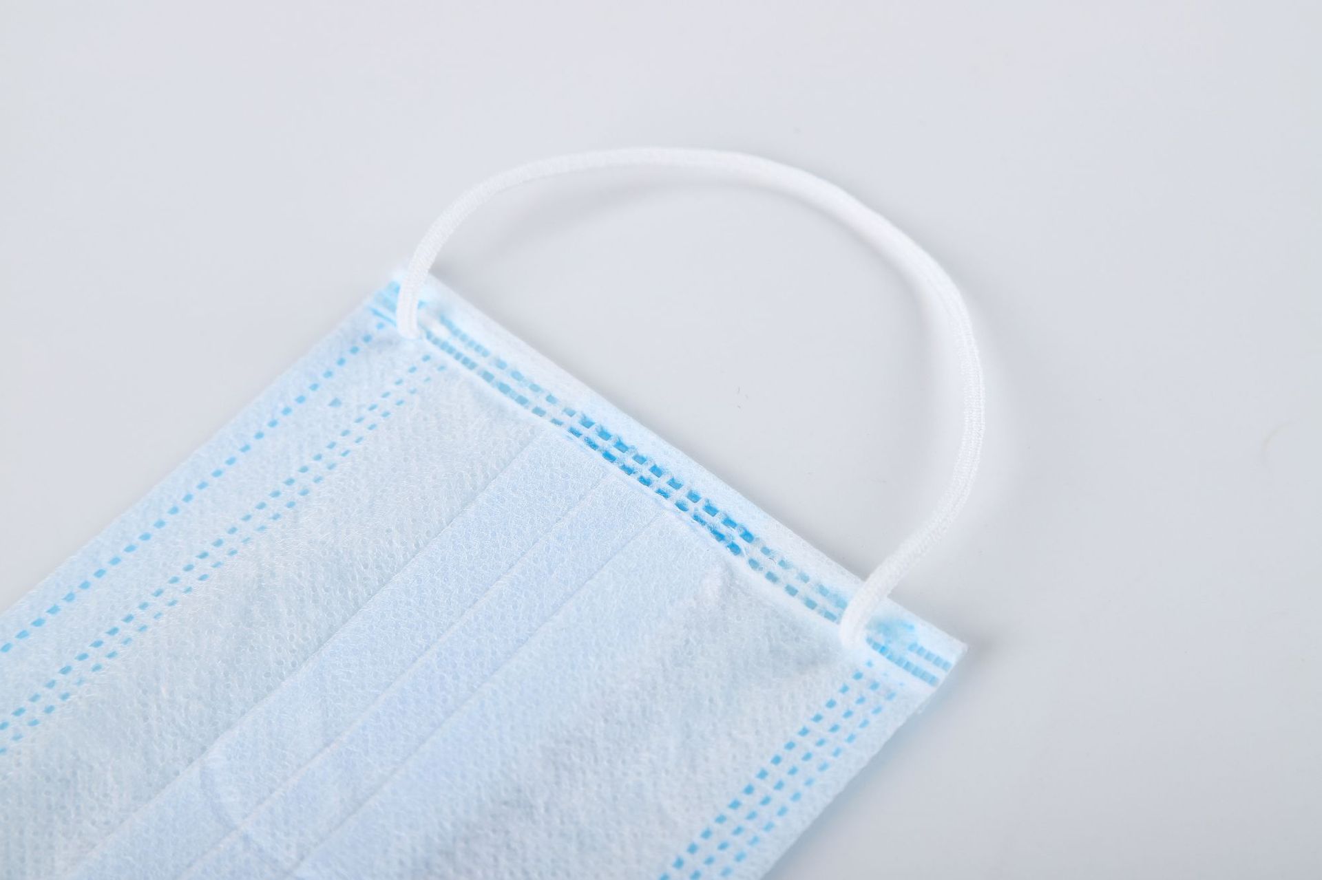 厂家直销无纺布三层口罩 民用口罩 熔喷布 99滤纸防尘 个人防护