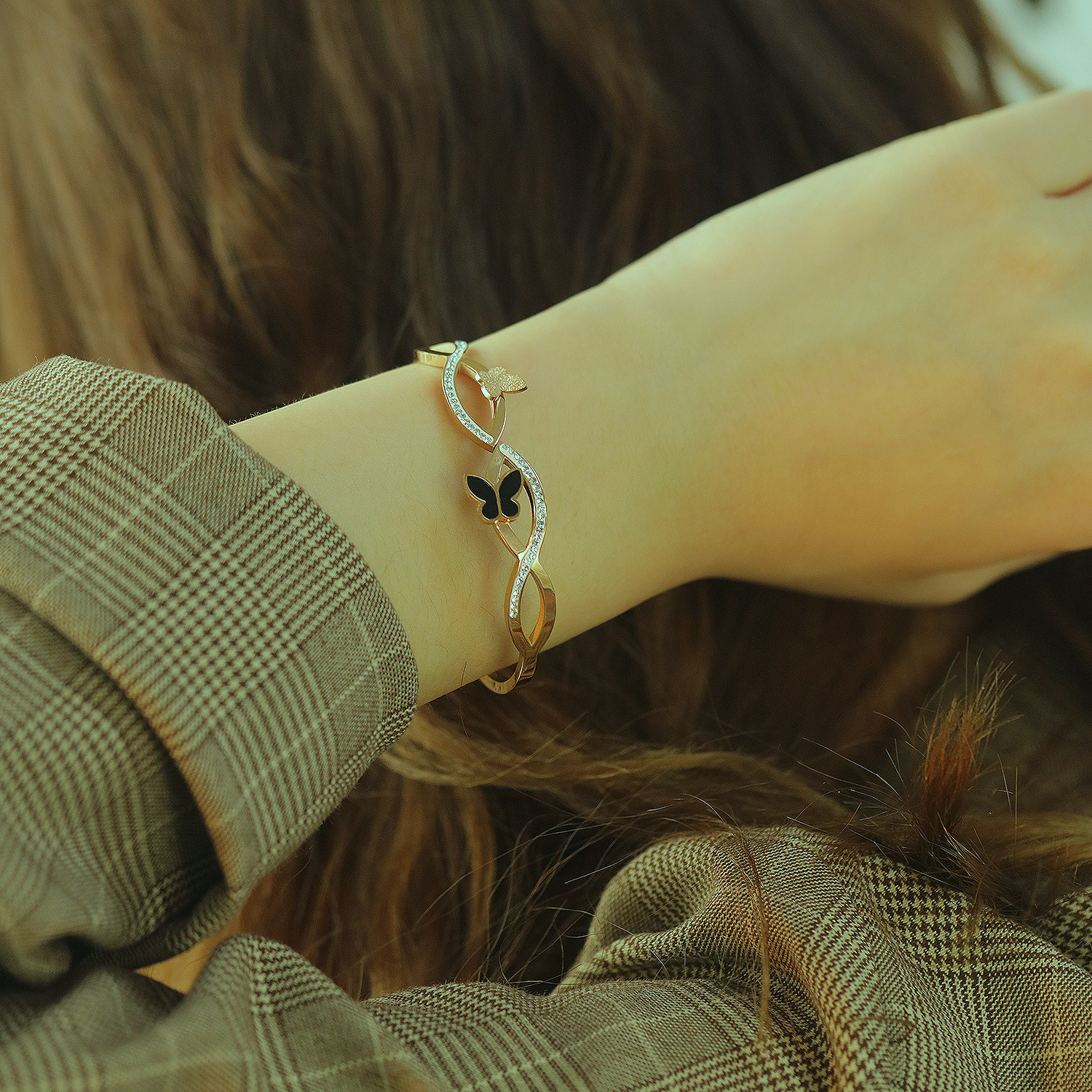 网红ins潮蝴蝶钛钢手镯女 简约小清新磨砂镂空设计冷淡风手环饰品