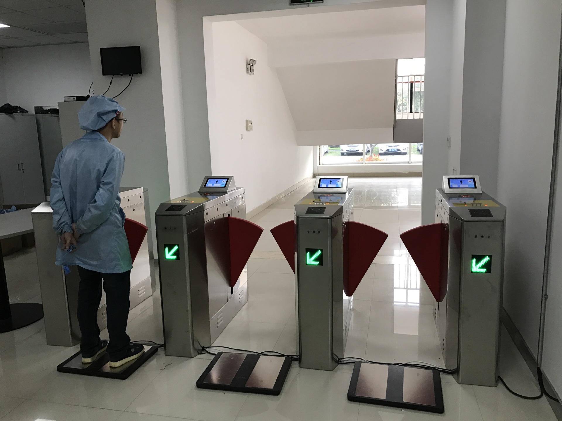 电子工厂人行通道静电测试仪通道闸机员工考勤数据管理设备