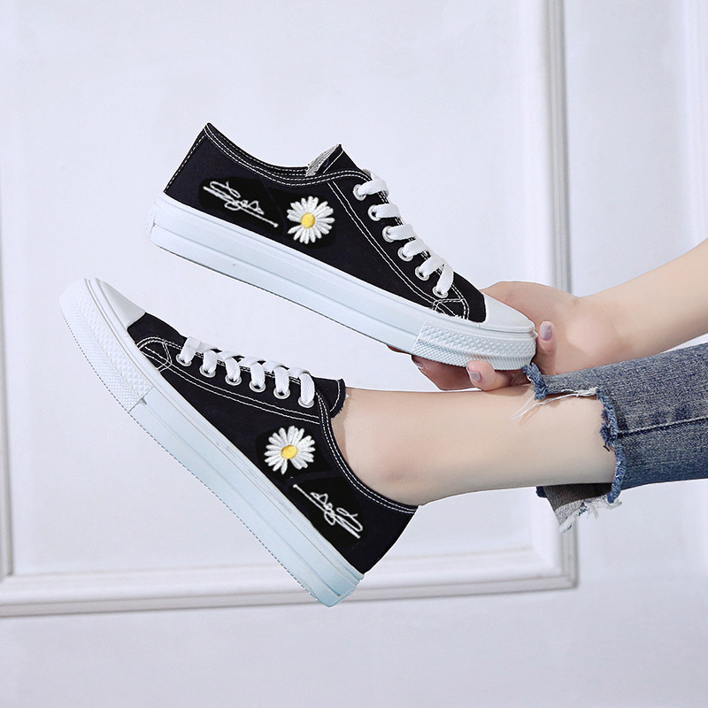 Female student low-top canvas sneakers 2...
