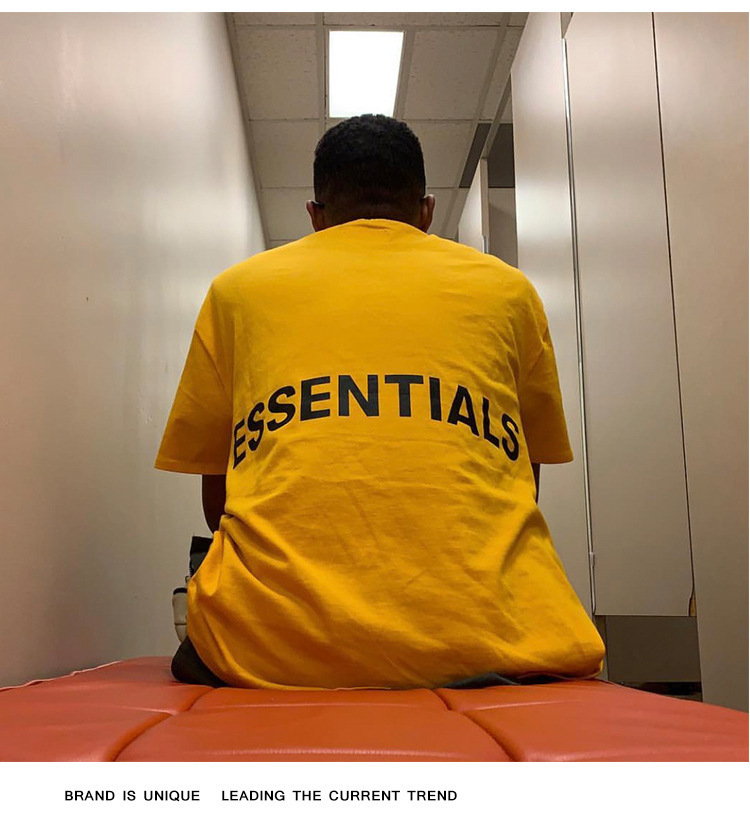 노란색 허리에 검은 색 인쇄