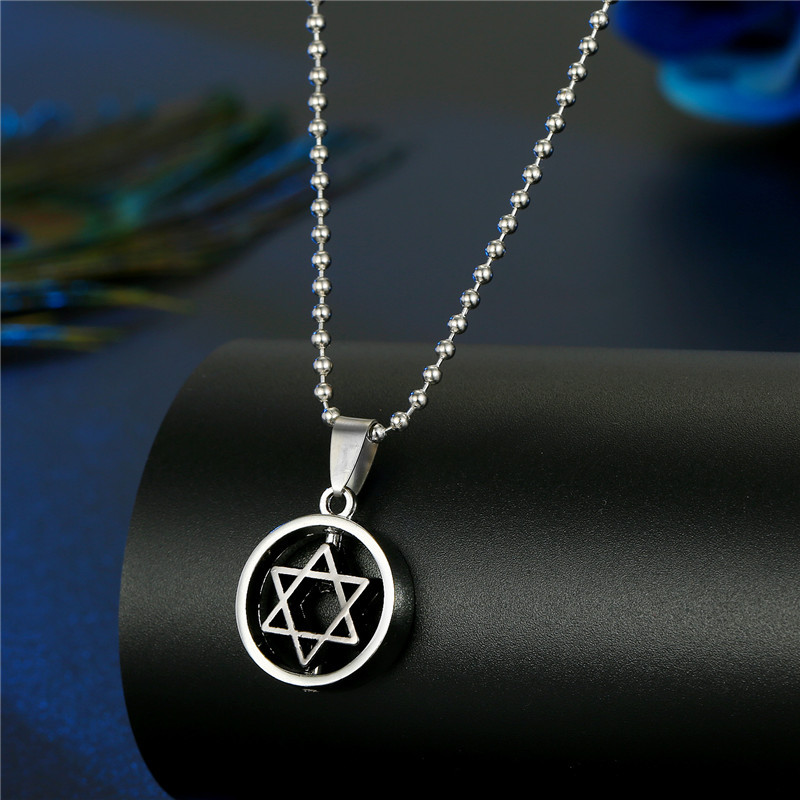 Domineering Punk Personality Men's Necklace Six-pointed Star Hollow Star Compass Pendant Necklace European Cross-border Sold Jewelry display picture 8