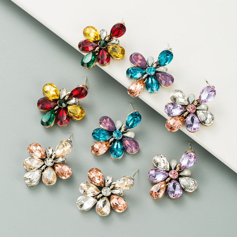 Fashion Diamond Flower Earrings display picture 2