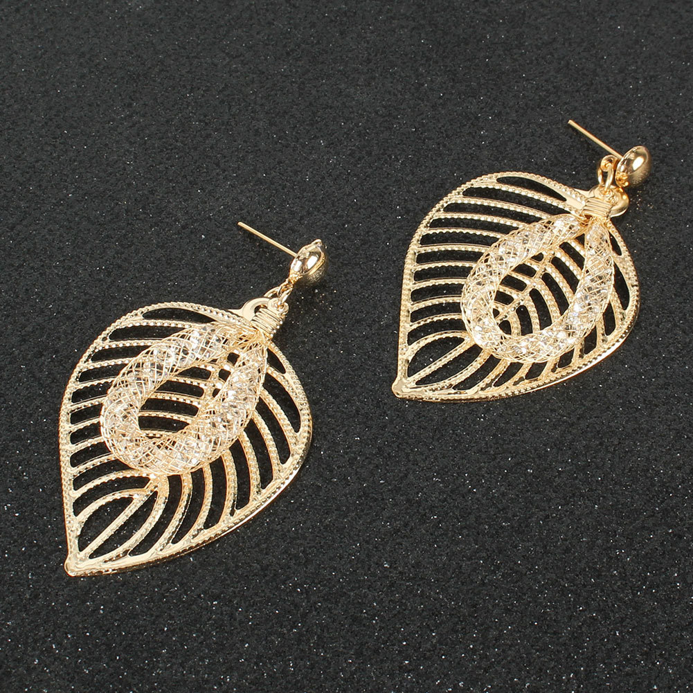 Fashion New Simple Style Wild Leaf  Earrings Wholesale Nihaojewelry display picture 3
