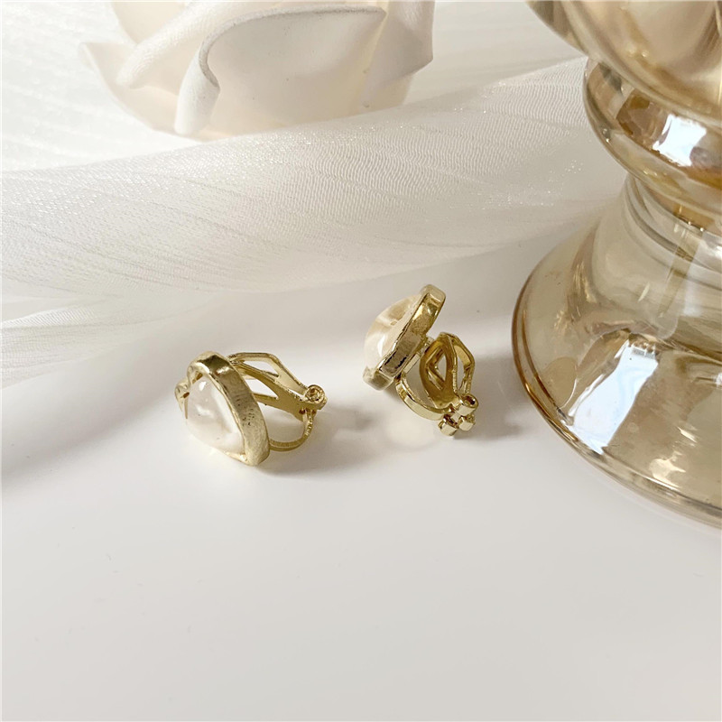 5g Weight Earrings Classification 1 Pair Quantity Daily Occasion Alloy Material Heart Shape Pattern Women'S Gender Plating Design Simple Style Style 1 Pair Simple Style Heart Shape Alloy Plating Women's Earrings 8