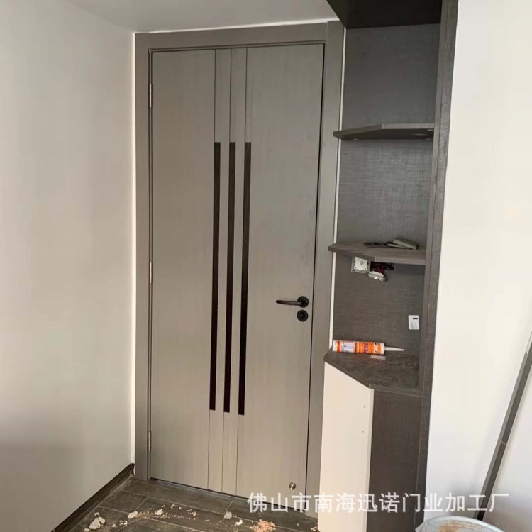 Una puerta a la parte superior habitación dormitorio conjunto doméstico puerta interior sin pintura puerta compuesta de madera sólida puerta de ingeniería