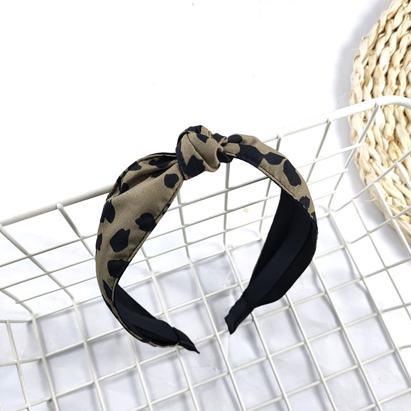 Korean Fashion New Fine-edged Exquisite Leopard Knotted Headband High-end Bowknot Pressure Headband Simple Hair Accessories Ladies Wholesale Nihaojewelry display picture 6