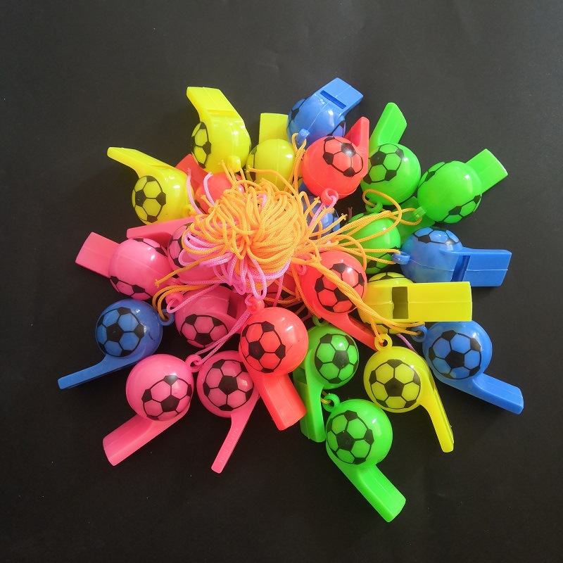 Las pequeñas actividades de microempresas empujan el código de escaneo para enviar regalos debajo de la línea roja en línea, regalos prácticos, pequeños drenadores, artefactos creativos