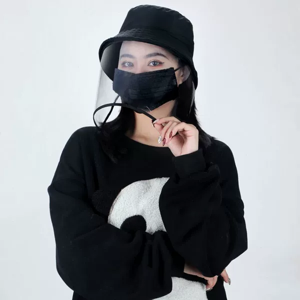 Black fisherman hat mid -end