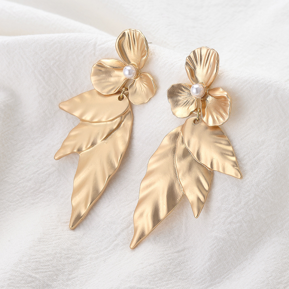 New Earrings S925 Pure Silver Earrings Simple Leaf Earrings Wholesale Nihaojewelry display picture 7