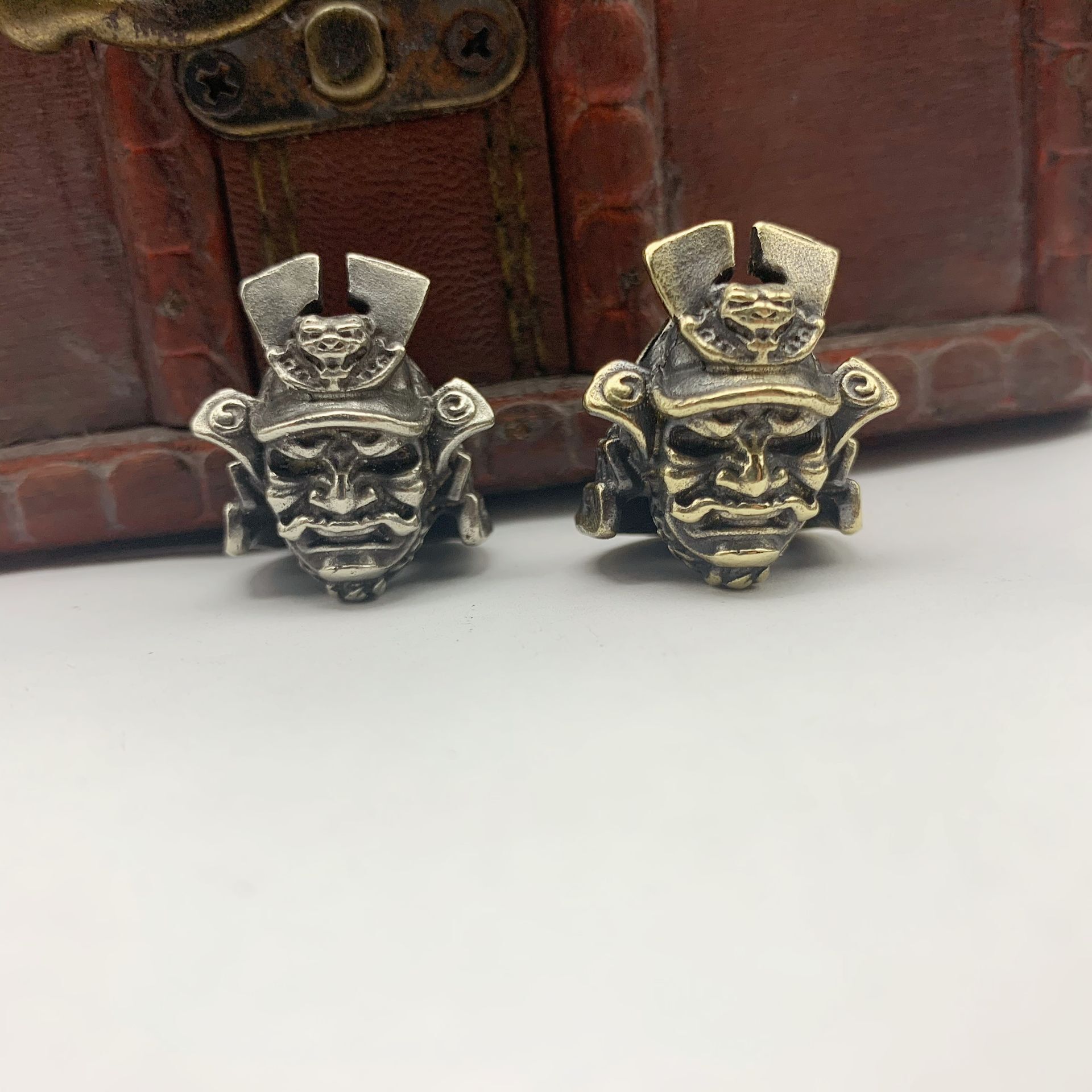 Japanese samurai Marshal helmet handmade knife pendant accessories umbrella rope pendant outdoor products lighter key chain pure copper