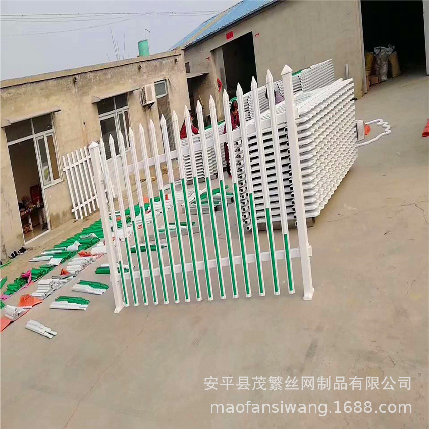 pvc塑钢公园道路草坪护栏 变压器围栏庭院围墙塑钢栅栏新型环保