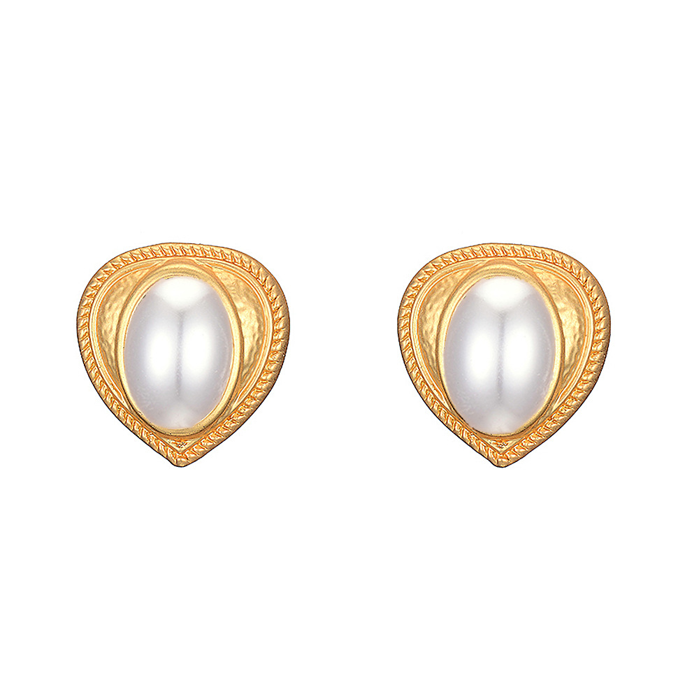 Baroque Alloy Retro Heart Pearl Earrings Wholesale display picture 8