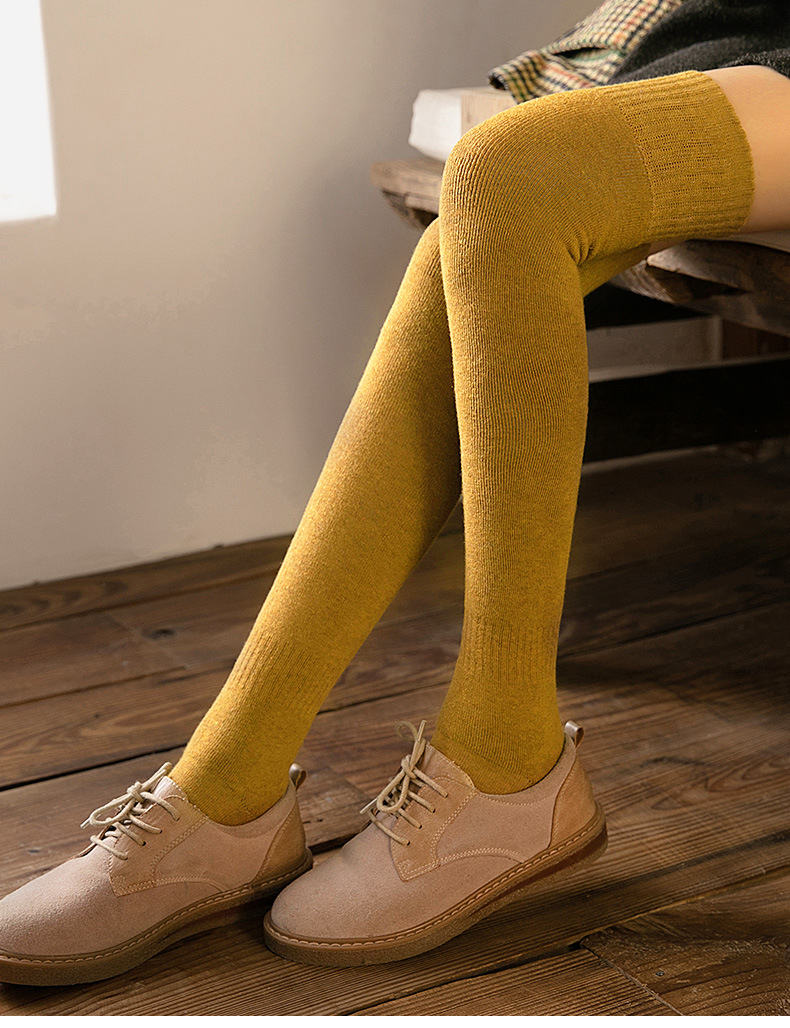 Frau Mode Einfarbig Baumwolle Polyester Baumwolle Über Die Knie Socken display picture 1