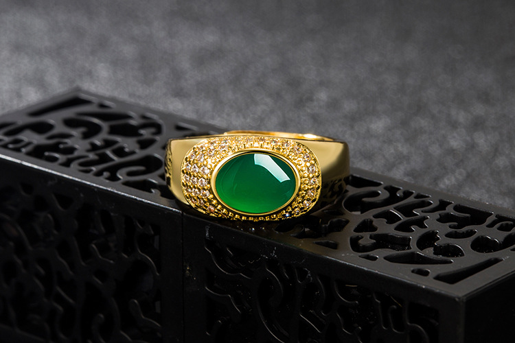 Retro ethnic green agate oval green chalcedony ancient gold ring jewelrypicture4