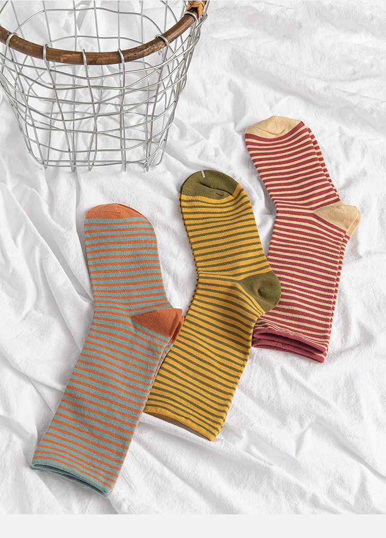 Femmes Style Simple Bloc De Couleur Bande Coton Crew Socks Une Paire display picture 3