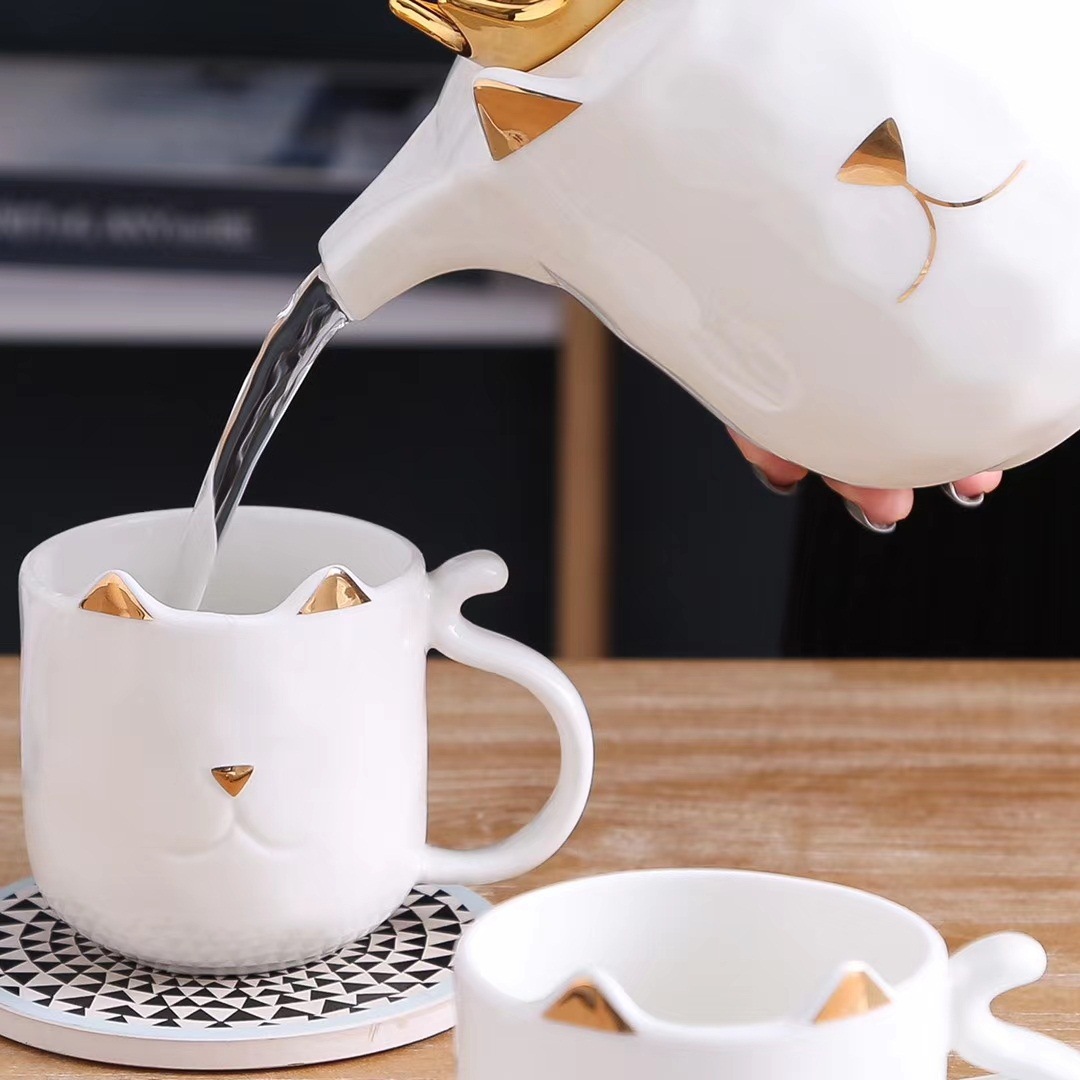Estilo nórdico personalidad creativa corona gato cerámica botella de agua fría traje con bandeja de taza suministros de agua del hogar regalo taza de café image 2