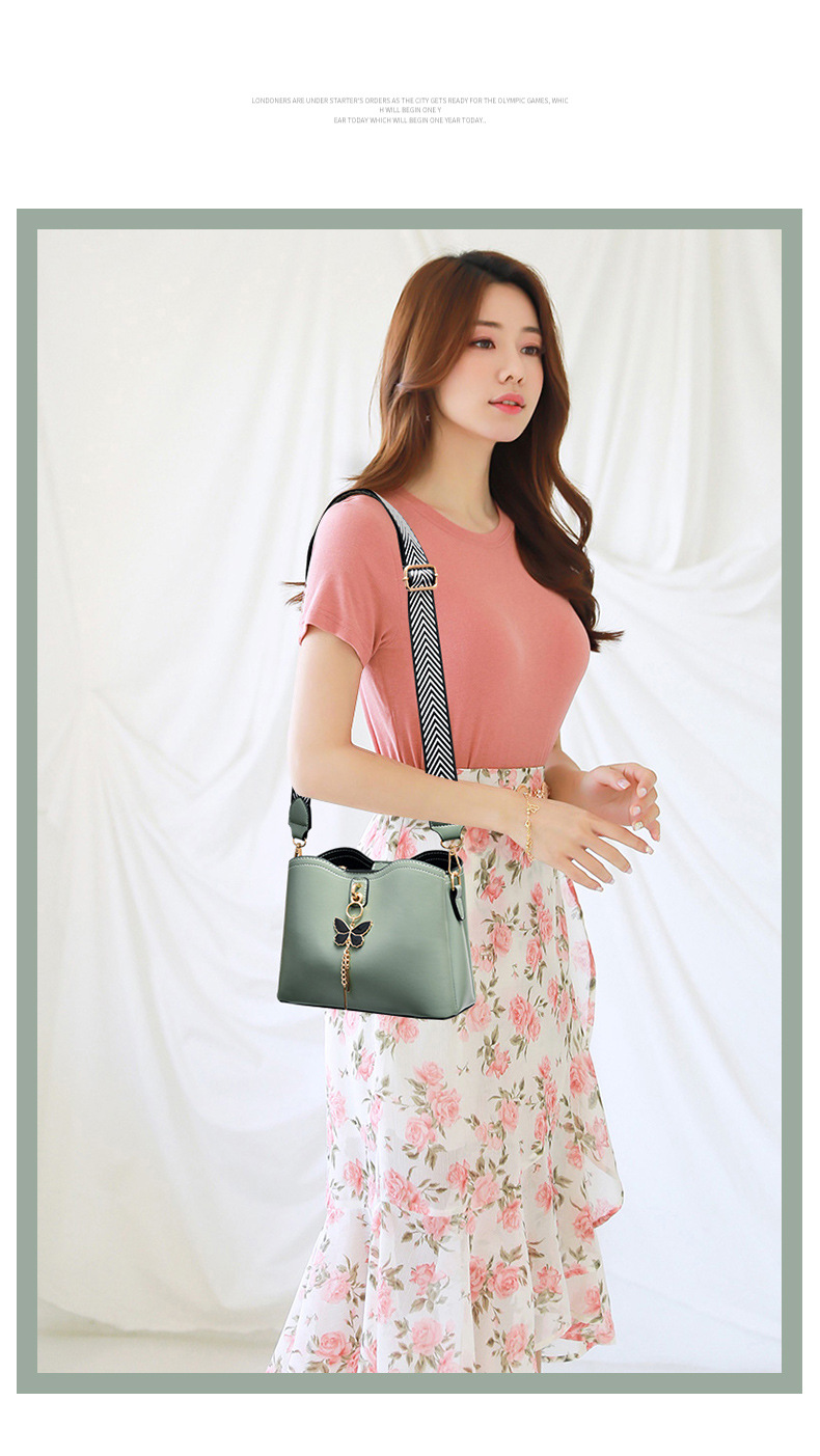 Women's Pu Leather Solid Color Butterfly Elegant Square Zipper Shoulder Bag Crossbody Bag Square Bag display picture 2