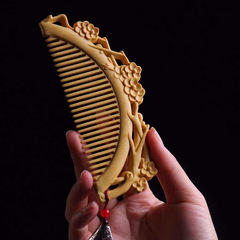 2021 New Boxwood Carved Mahogany Comb Hand Polished Wooden Crafts Gift Comb Wholesale