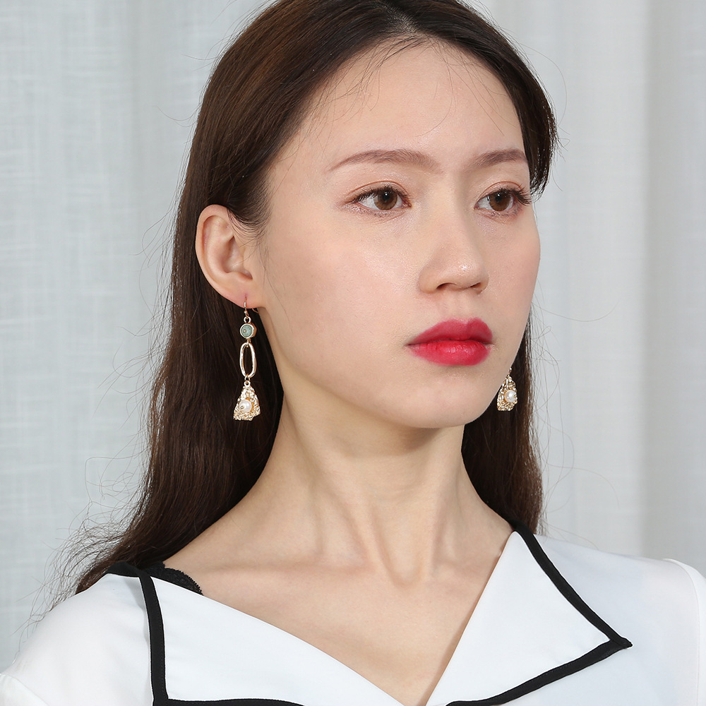 Creative Retro Natural Stone Pearl Long Tassel Alloy Earrings Wholesale display picture 2