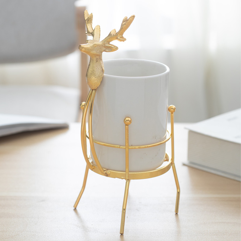 Estilo nórdico luz creativa de lujo de oro ciervos de hierro de cerámica maceta titular de la pluma de almacenamiento floral titular de la flor Decoración