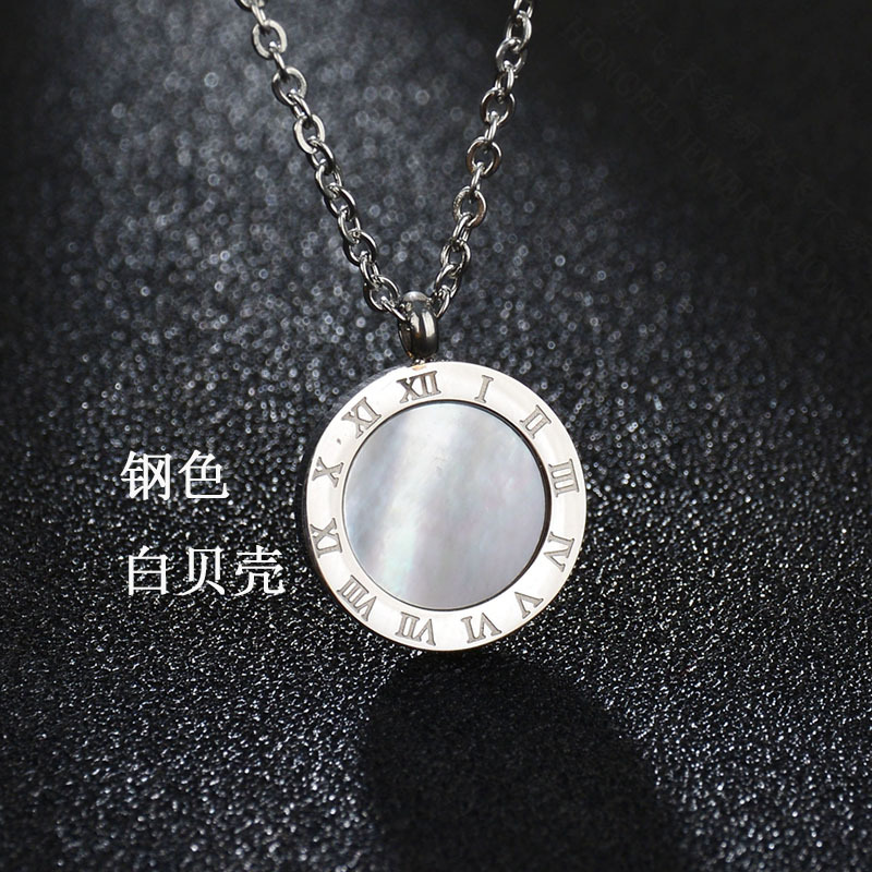 Korean New Classic 18k Gold Double-sided Shell Round Roman Numeral Necklace Titanium Steel Clavicle Chain Nihaojewelry Wholesale display picture 2