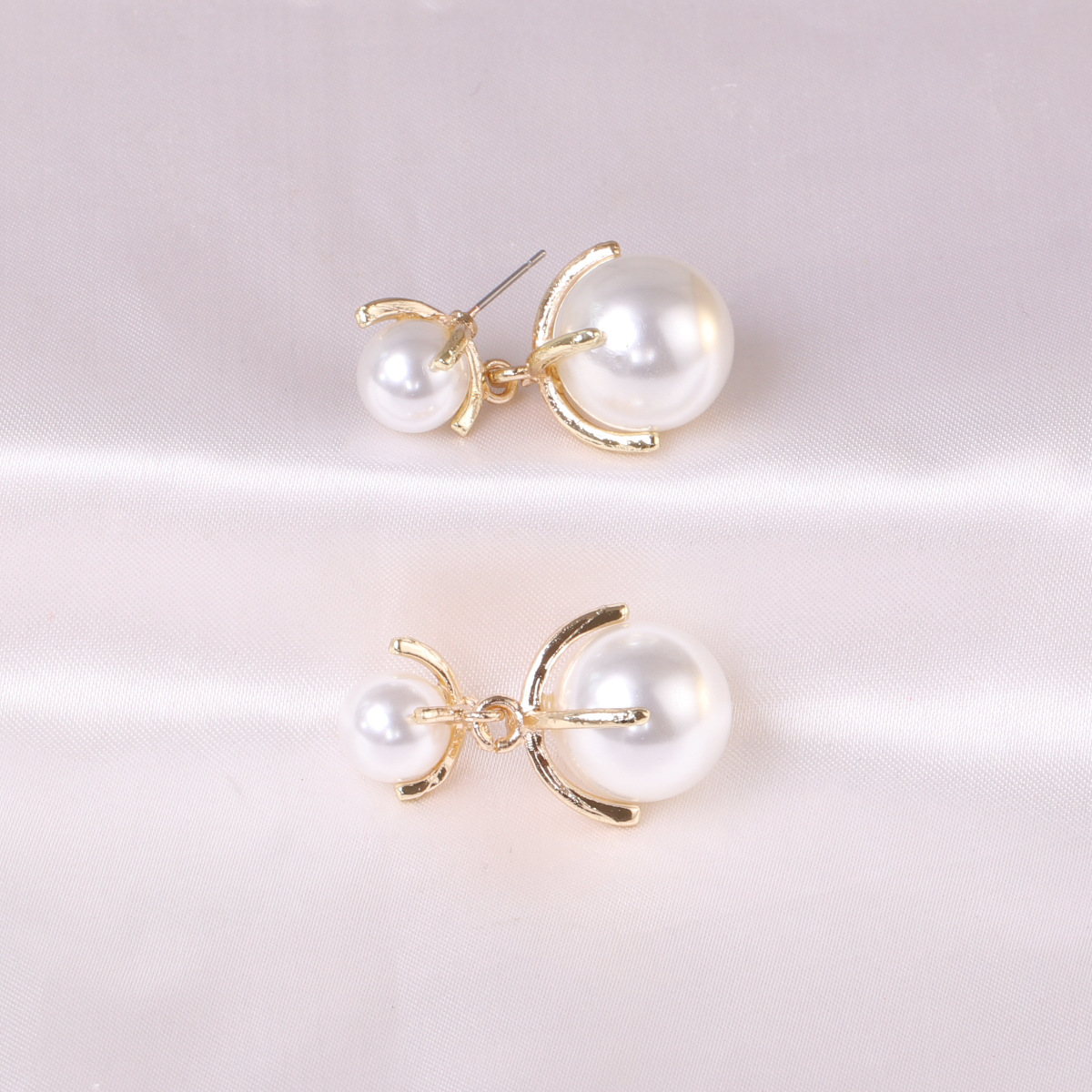 Korean Fashion Simple Pearl Elegant Earrings For Women Wholesale display picture 2