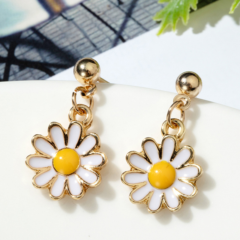 Peach Flower Small Daisy Lemon Earrings display picture 10