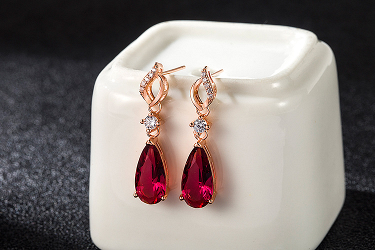 Boucles D&#39;oreilles En Cristal De Zircon Serties De Diamants À La Mode Boucles D&#39;oreilles En Cuivre Rose Rouge En Forme De Goutte display picture 1