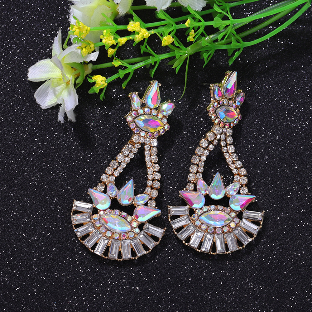 Exaggerated Diamond Eye Earrings Super Flash Full Diamond Earrings Trendy Temperament Creative Fashion Earrings Wholesale Nihaojewelry display picture 17