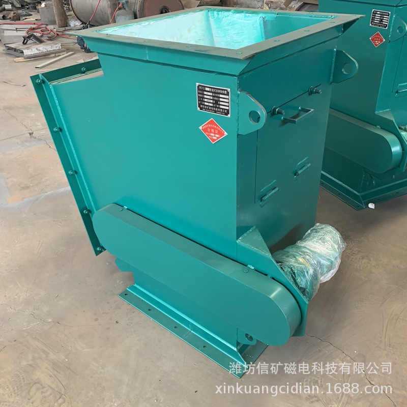 可定制管道式永磁除铁器 悬挂式管道自卸式除铁器 自动永磁除铁器