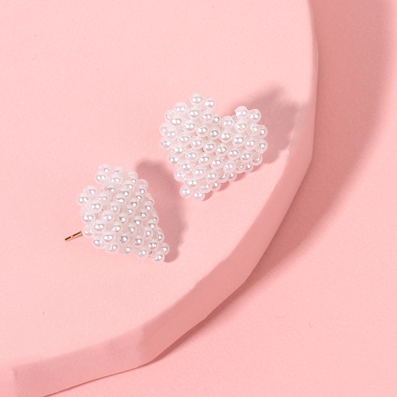 3g Weight Earrings Classification Housewarming, Anniversary, Business, Wedding, Travel, Birthday, Festival Occasion Women'S Gender Gold Color Korea Love-shaped Retro Pearl Niche Fashion Simple Earrings For Women Nihaojewelry 4