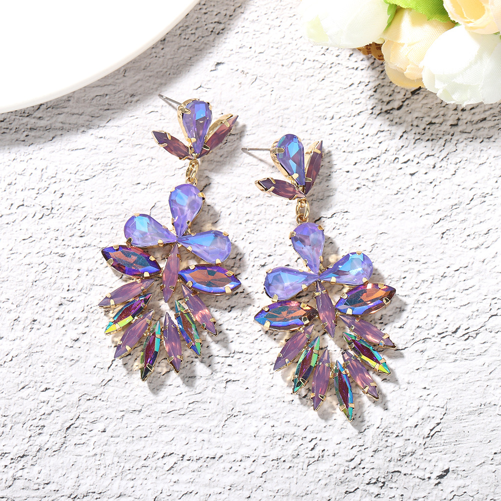 Fashion Leaf Colored Diamond Exaggerated Luxury Trendy Temperament Star Wild Hand-clamped Diamond Full Diamond Earrings Wholesale Nihaojewelry display picture 11