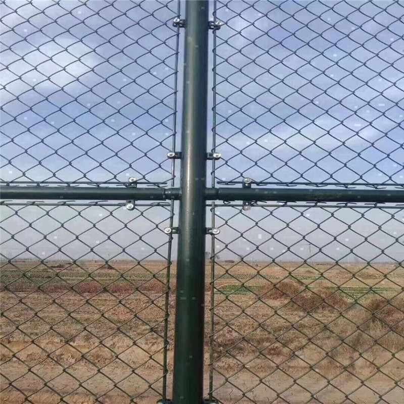 成都球场围网厂家学校体育场操场围栏网运动场隔离网学校操场围网
