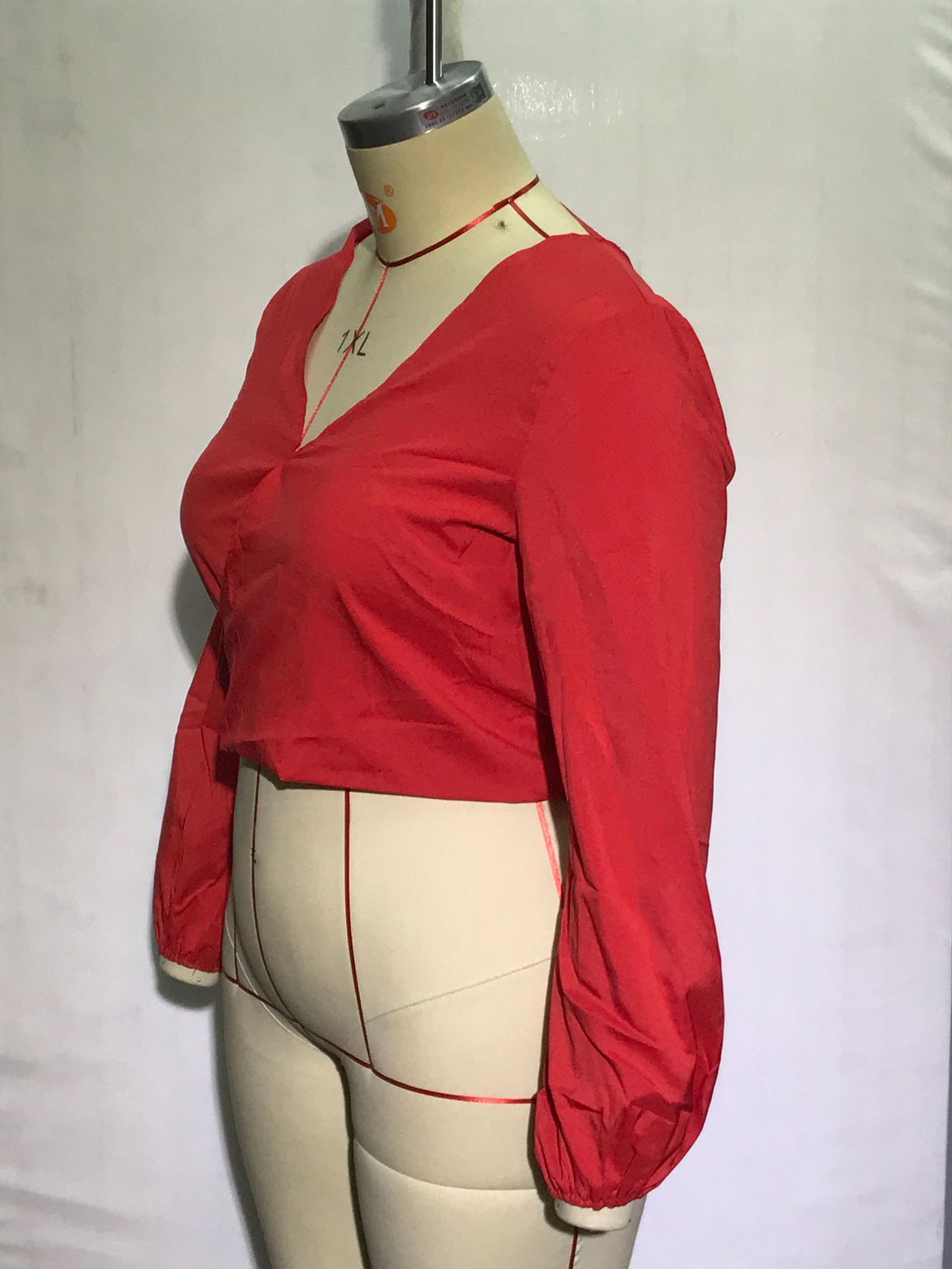 Mode Einfarbig Baumwollmischung V-ausschnitt Lange Ärmel Normale Ärmel Bogen Vorne Rückenfrei Öse Oben display picture 5