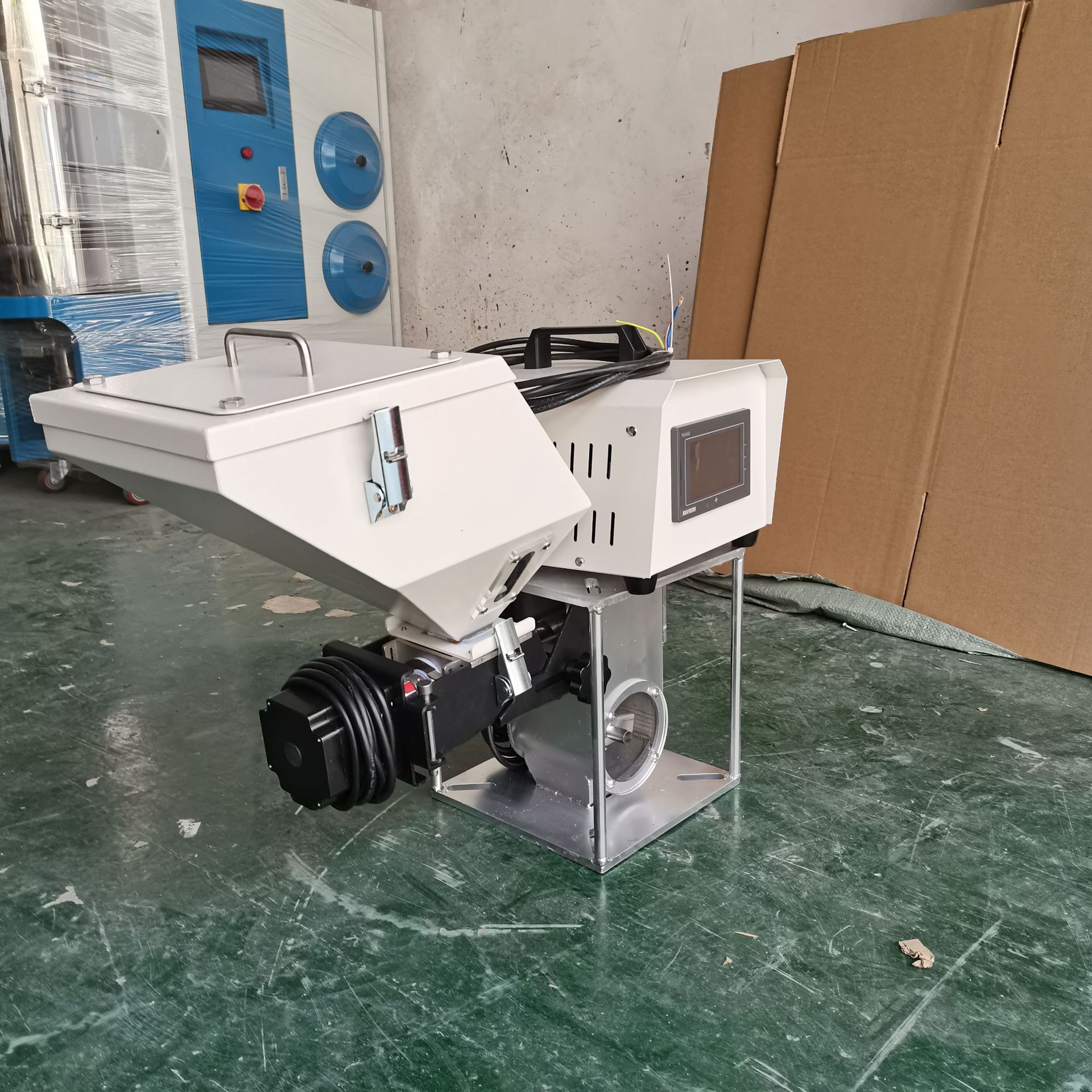 东莞热卖款体积式色母机计量式单色母机注塑原料挤出螺杆式色母机