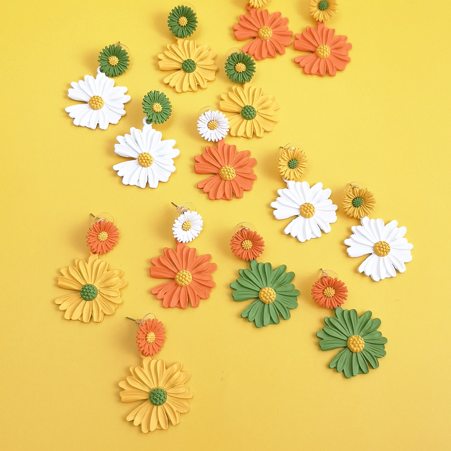 Korean Fashion Spray Paint Chrysanthemum Earrings Nihaojewelry Wholesale display picture 25