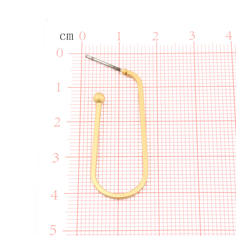 Europäische Und Amerikanische Mode Einfache Kalte Wind Geometrische Rechteckige Ohrringe Metall Ohrringe Herren-und Damen Ohrringe display picture 1