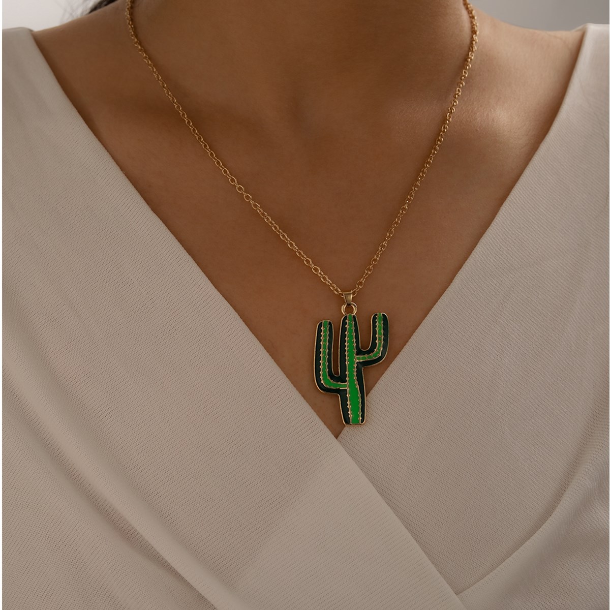 Nouveau Collier De Chaîne De Clavicule Sauvage De Cactus Vert D'or De Fleur De Plante D'alliage display picture 1