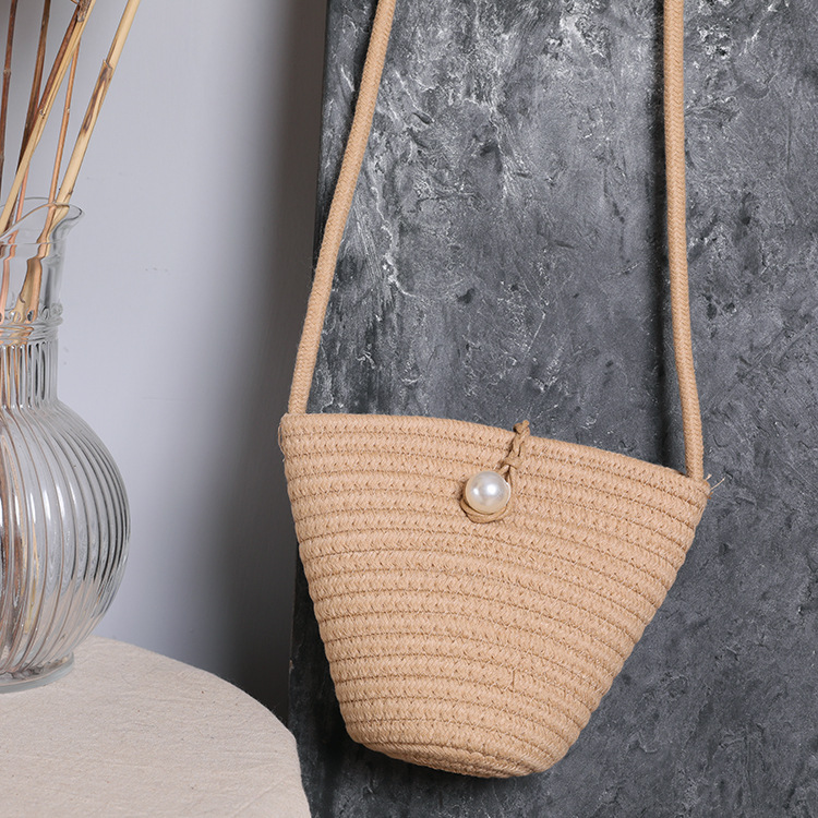 Small Coin Purse Pearl Straw Woven Bag Image 4