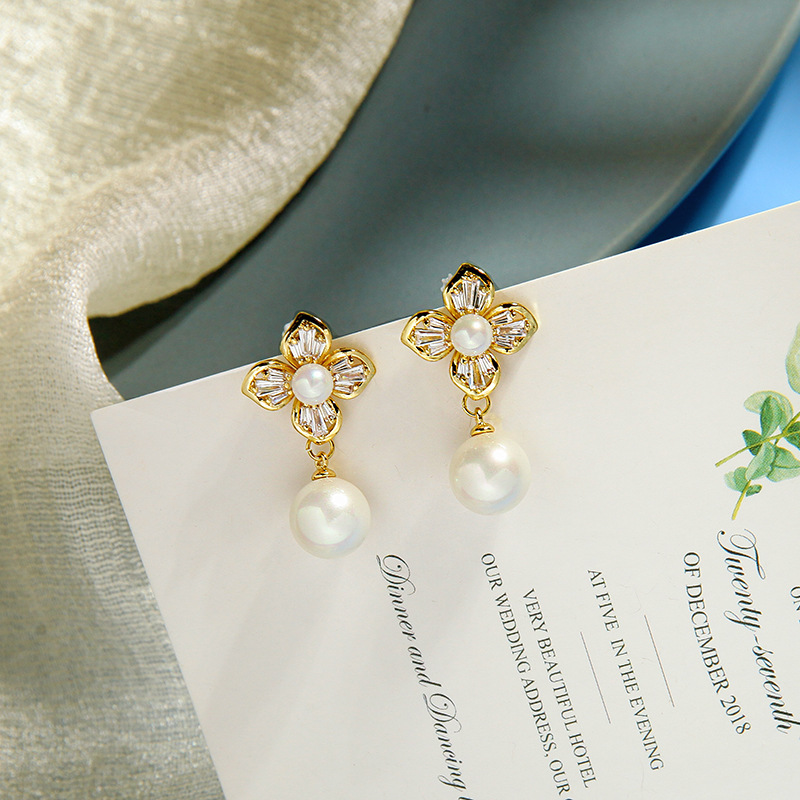 Korean Fashion S925 Silver Needle Earrings Diamond Pearl Earrings Super Fairy Flower Earrings Wholesale Nihaojewelry display picture 7