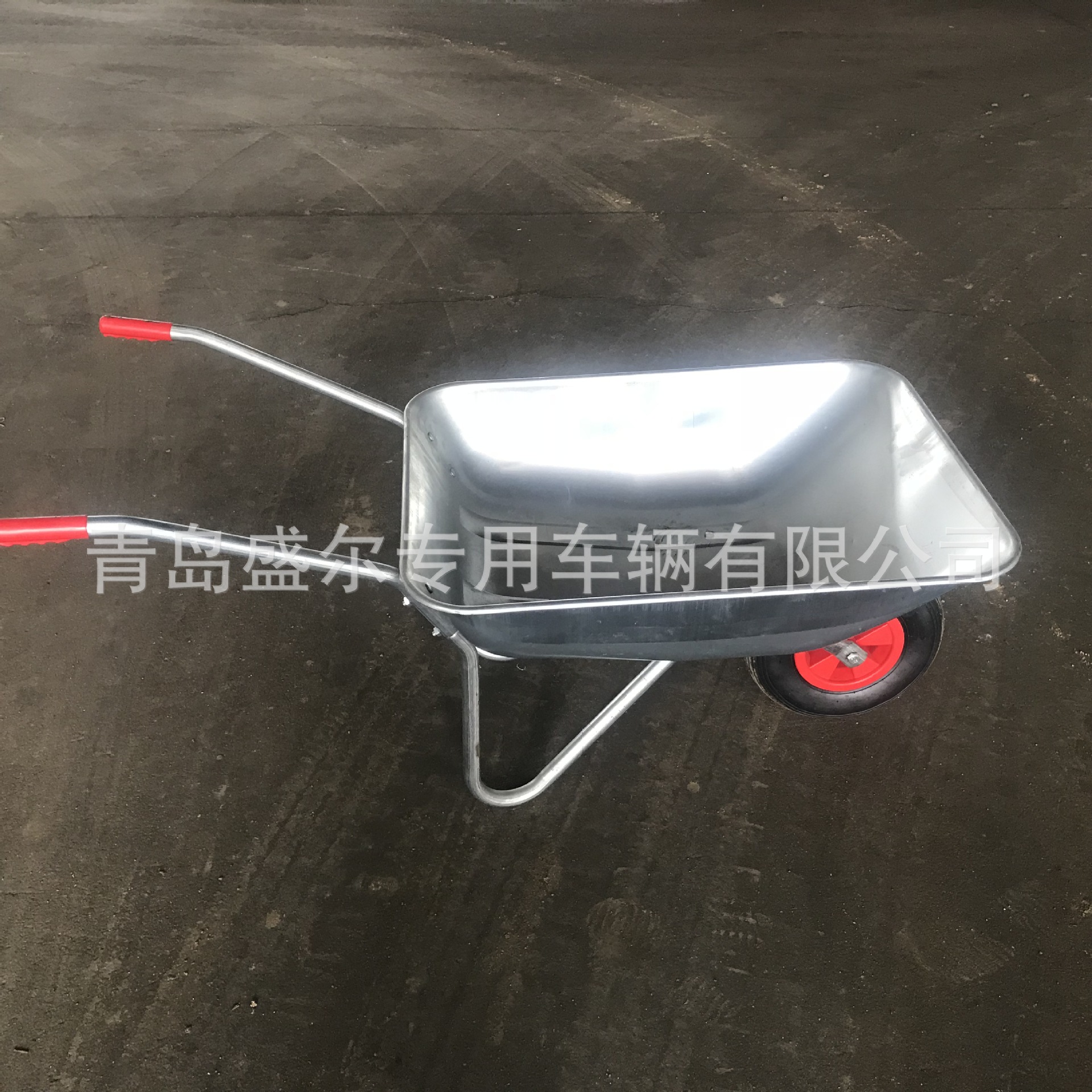 厂家直供镀锌手推车独轮铁斗5204车园艺推车