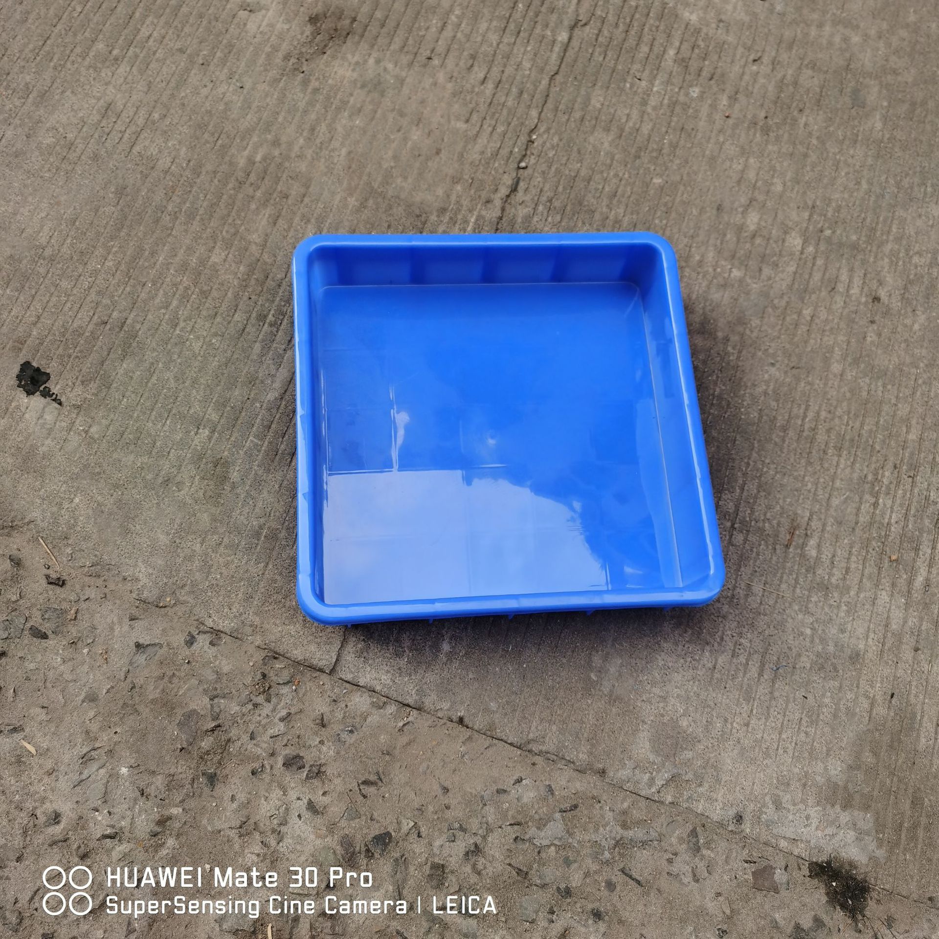 厂家供应广西塑胶注塑塑胶箱410*410*80mm塑料托盘 上海塑料方盘