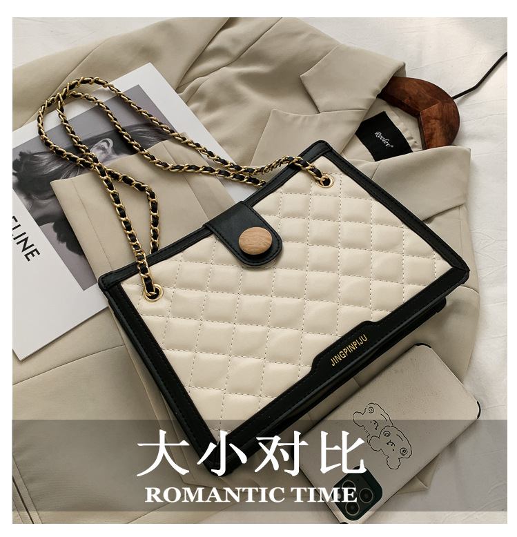 New Fashion Casual Messenger Shoulder Popular Small Square Bag display picture 24