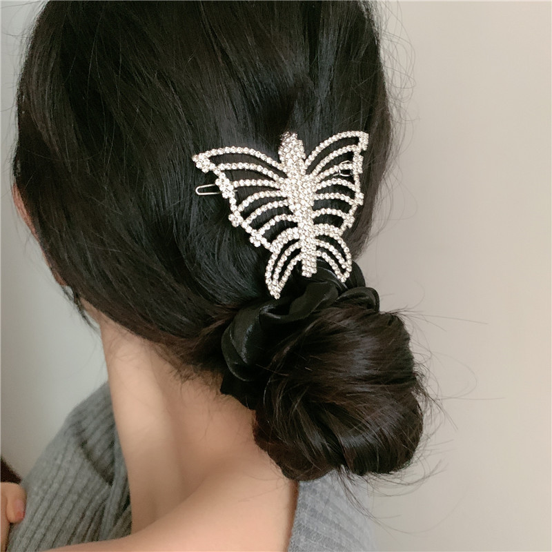 Diamond Retro Hollow Big Butterfly Hair Clip display picture 2
