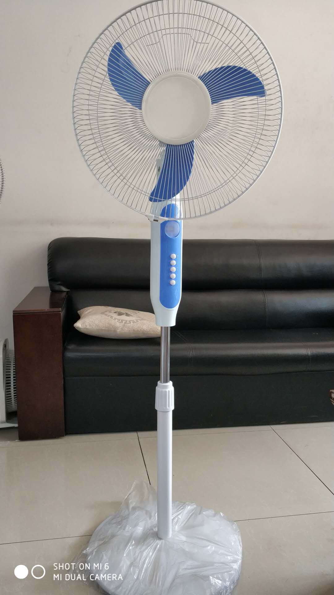 16寸太阳能充电落地风扇 solar fan DC12V直流外贸家用电池风扇-阿里巴巴