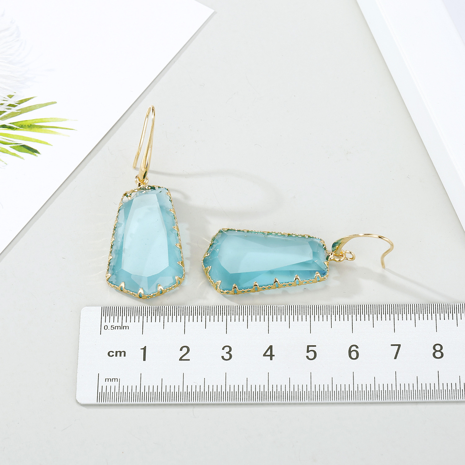 New Fashion Exaggerated Trapezoidal Crystal Earrings Irregular Crystal Earrings Wholesale display picture 7