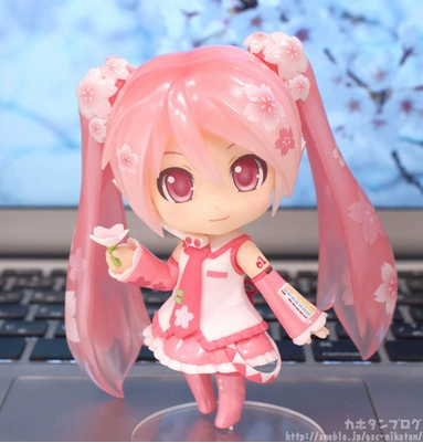 Фигурка (Hatsune Miku Sakura 2015) Q-версия, сменные лица, ПВХ, 10 см с подставкой